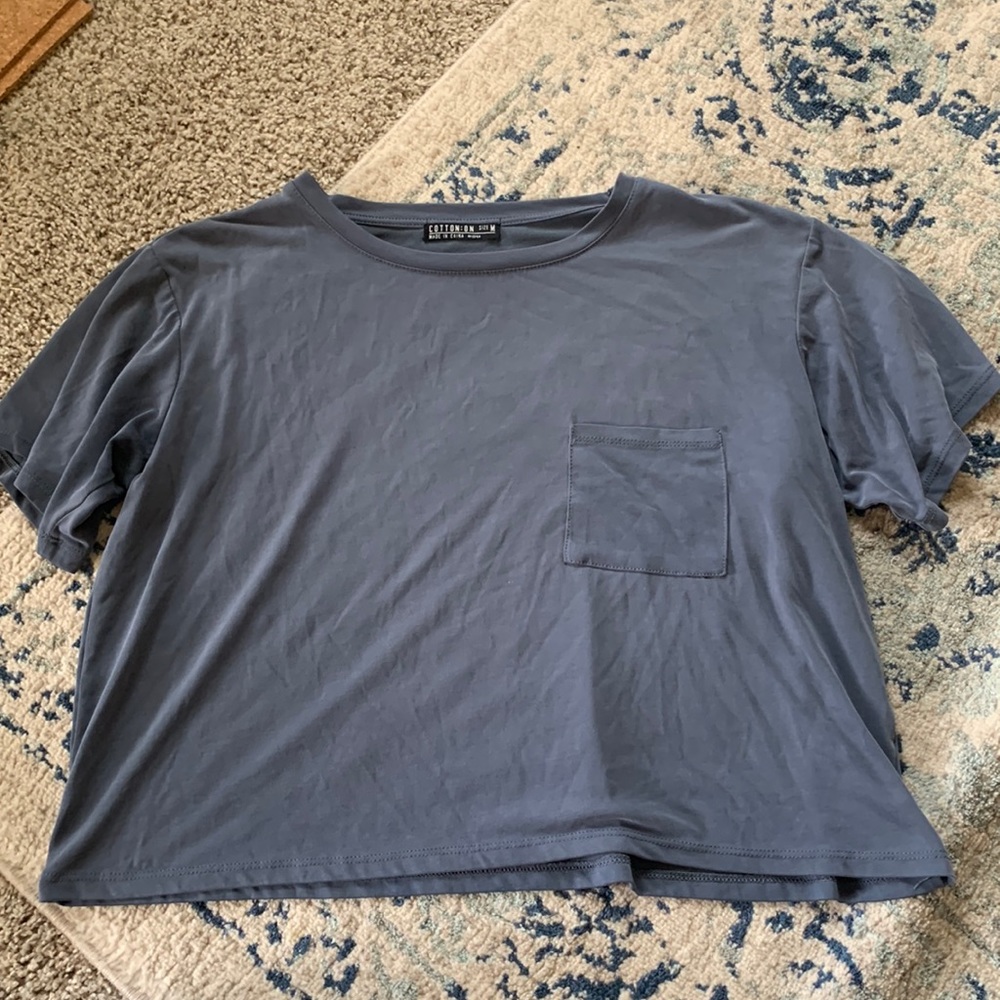 Cotton on blue crop tee